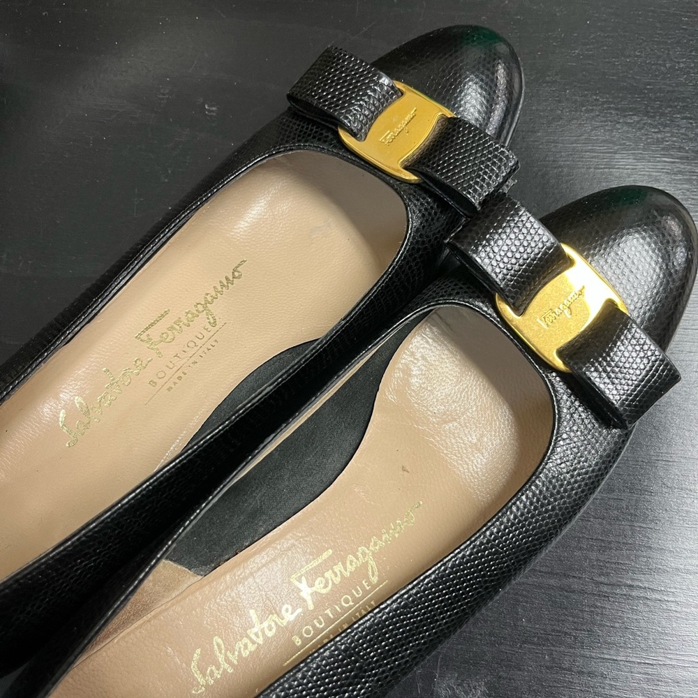 Vintage Ferragamo Vara kitten heels black leather bow pumps 90s classic - Picture 5 of 8